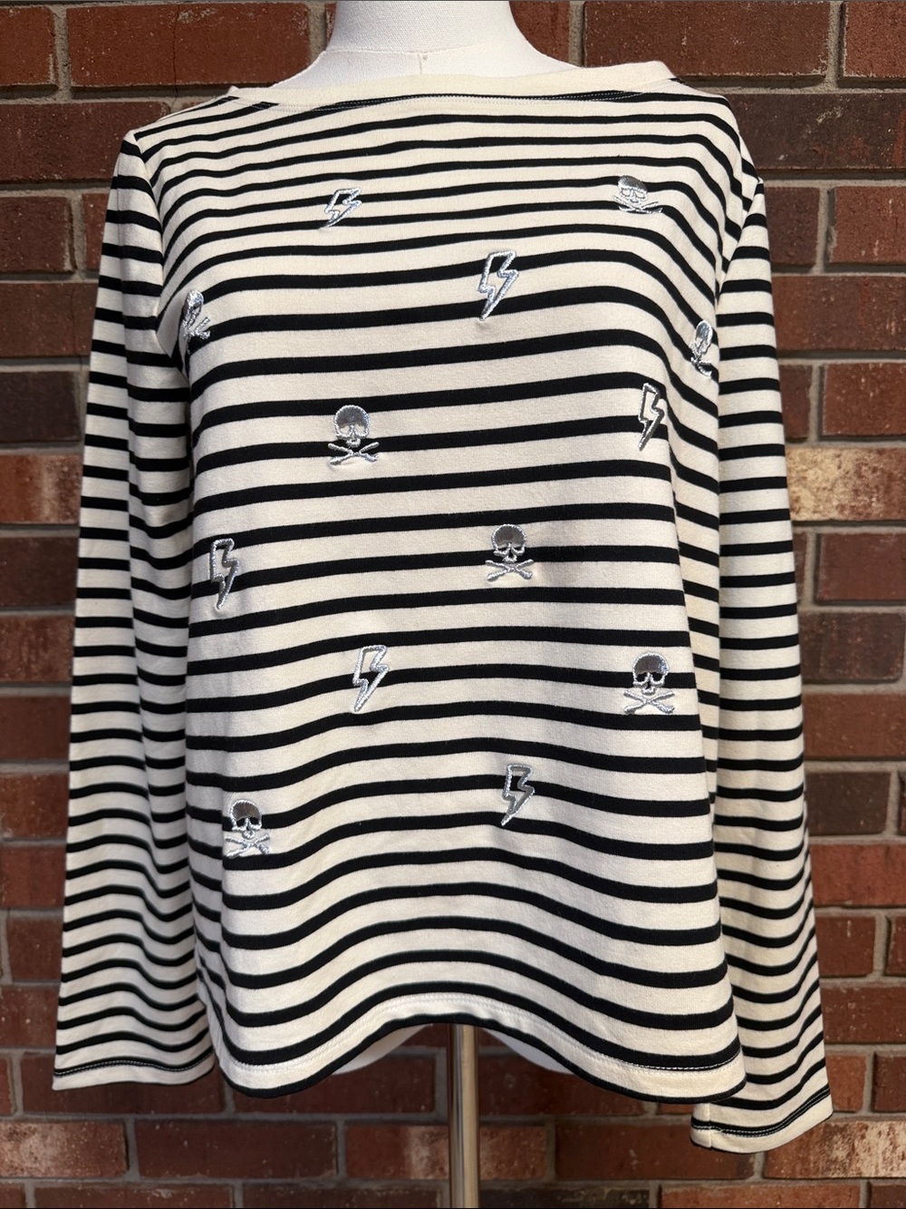 Betsey Johnson Sweatshirt with Embroidered Skull & Lightning Design Size Medium